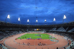 开云体育APP下载-里昂的战术棋盘与萨内的速度王座，当足球智慧遭遇街道狂飙