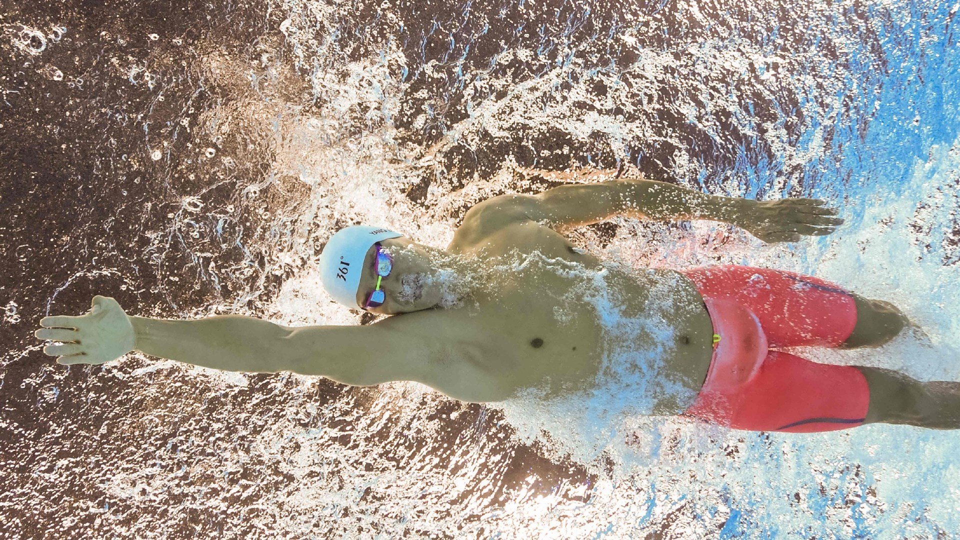 迪马利亚，诺坎普夜雨中的阿根廷闪电，刺穿红军铁幕