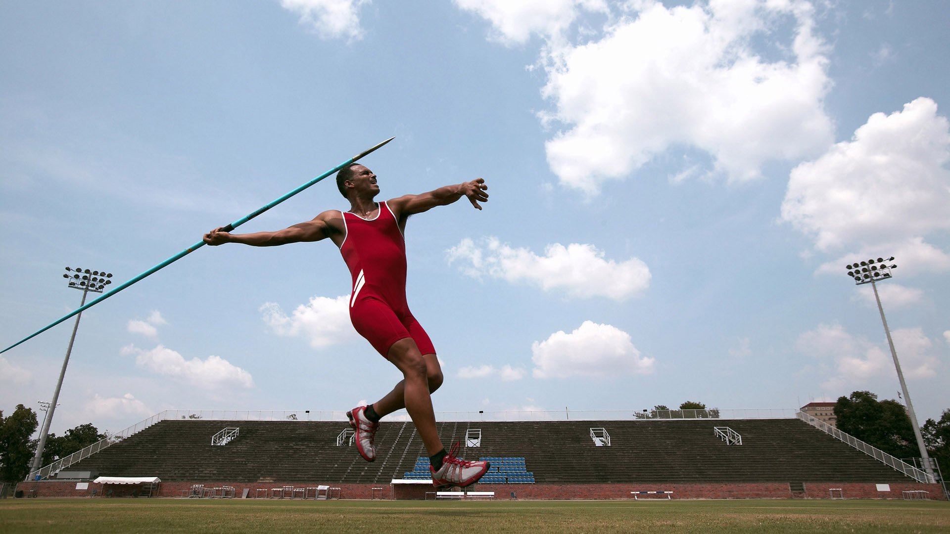 卢卡库爆发，勒沃库森收割新西兰，足球全球化下的新大陆叙事